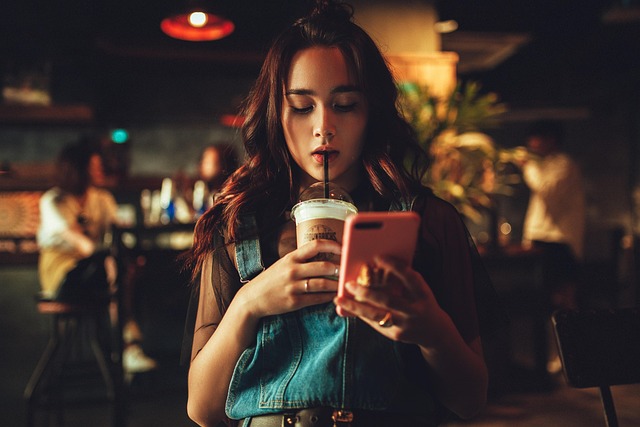 how to improve yourself every day limit mindless scrolling