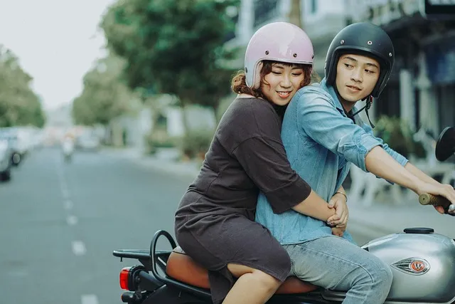 summer date ideas bike ride