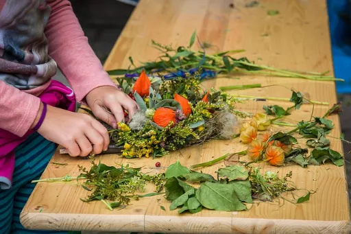 things to do in fall making fall wreath